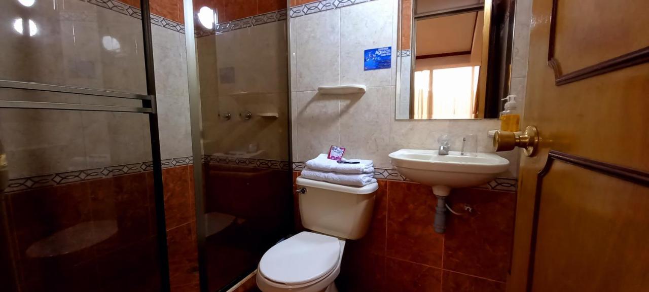Hoteles Bogota Inn Turisticas 63 מראה חיצוני תמונה